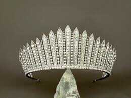 Bộ Trang Sức "The Queen Mary Fringe Tiara"