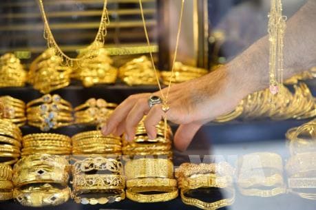 mua trang sức vàng ở nhật