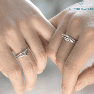 nhẫn cầu hôn đeo ngón nào